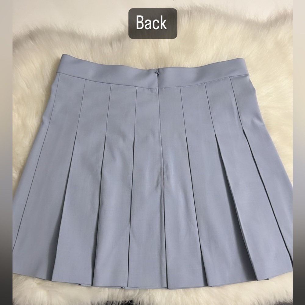 UNIQLO Pleated Skirt - Picture 3 of 6
